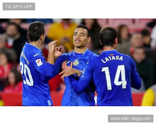 格林伍德点球破门后指天悼念恩师，场面感人